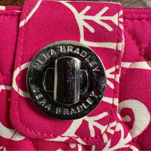 Vera Bradley Twirly Birds print Turn-lock wallet - Picture 6 of 9